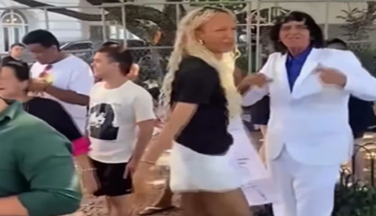 Fãs de Lady Gaga vão ao extremo pela estrela internacional
